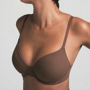 NWOT SKIMS Fits Everybody T-Shirt Bra (Jasper) - SKIMS
